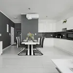 Paraiso Nadmorskie Z Basenem I Parkingiem By Renters Apartment Łukęcin